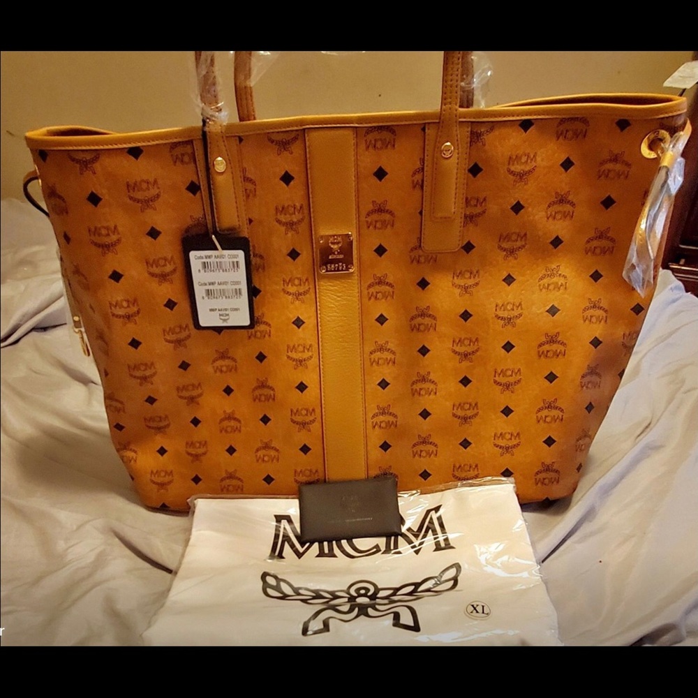 Mcm LARGE Shopper
